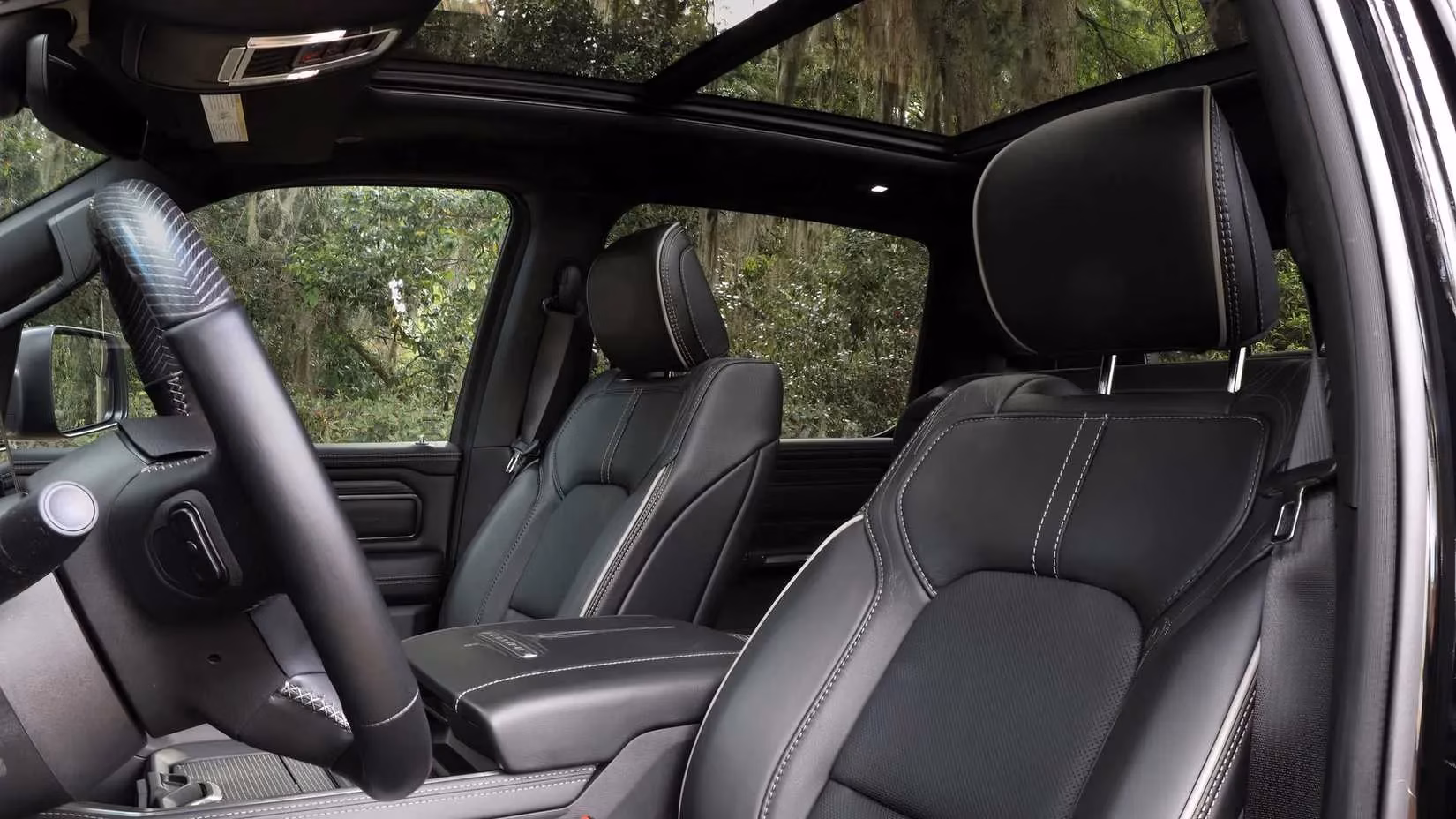 affordable-luxury-trucks-top-picks-for-comfort-style-without-breaking-the-bank-image-2
