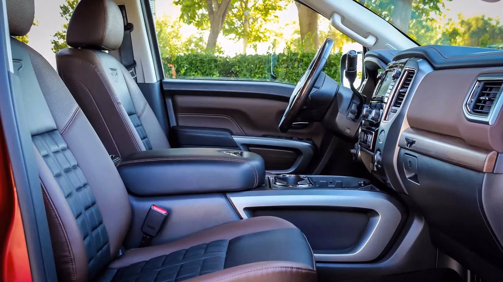 affordable-luxury-trucks-top-picks-for-comfort-style-without-breaking-the-bank-image-5