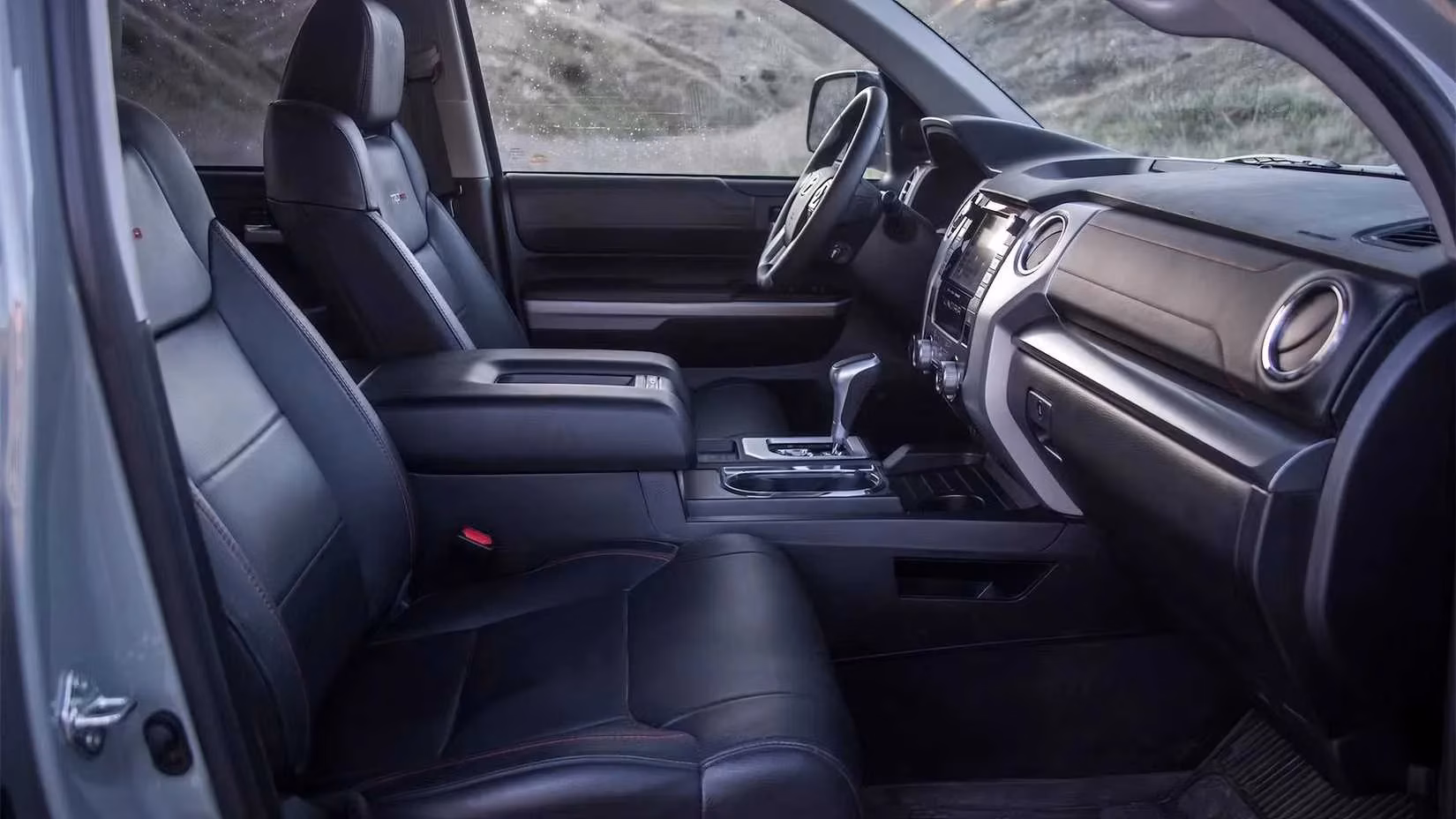 affordable-luxury-trucks-top-picks-for-comfort-style-without-breaking-the-bank-image-6