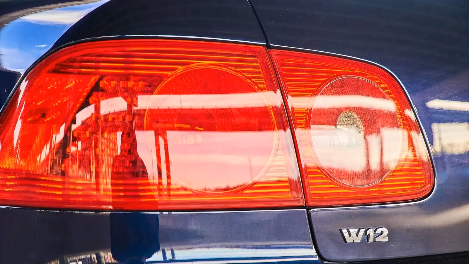 i-sampled-the-420-hp-vw-phaeton-w12-the-ultimate-stealth-wealth-sedan-image-0