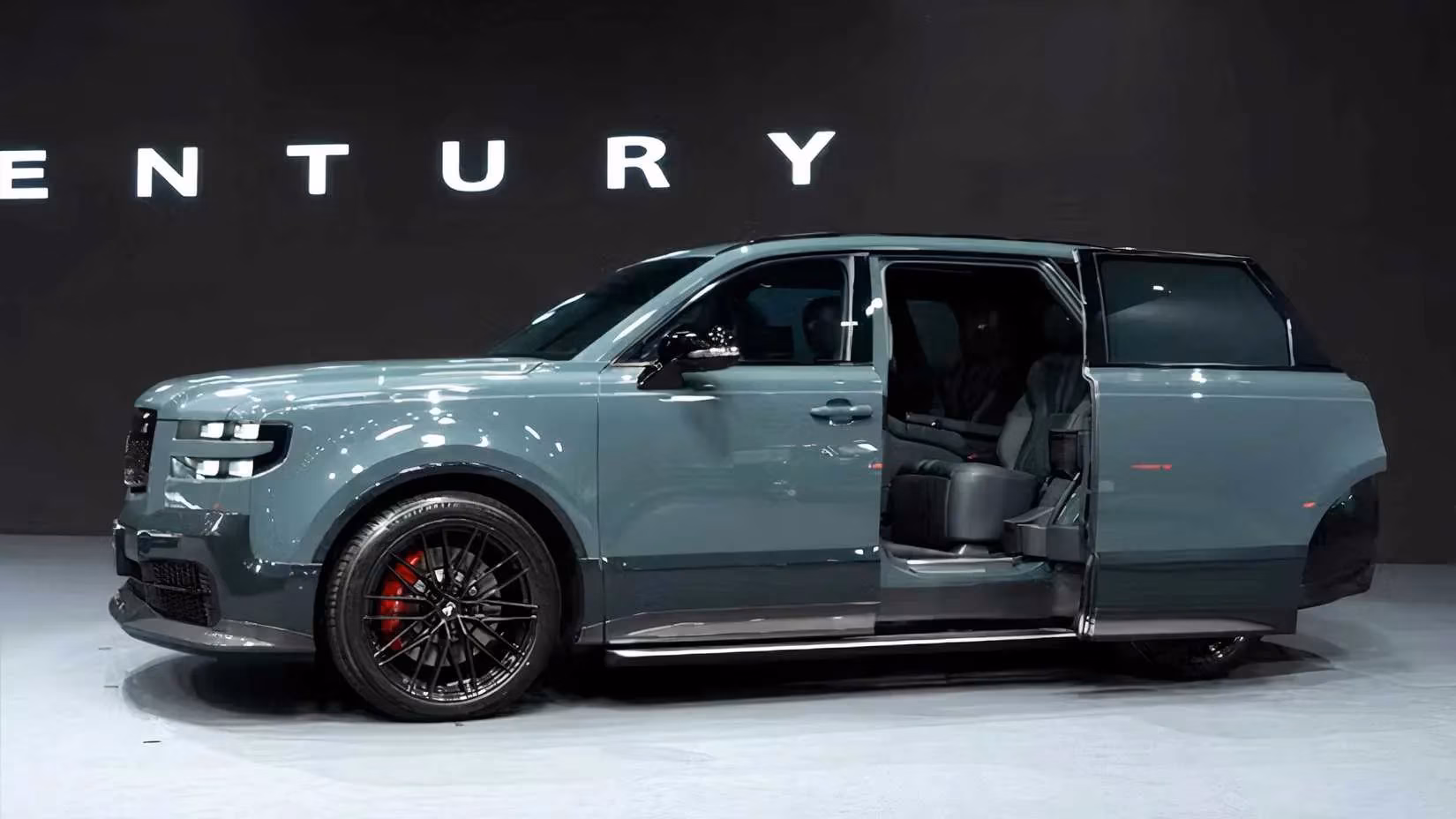 inside-the-toyota-century-japans-silent-throne-for-emperors-politicians-and-yakuza-image-2