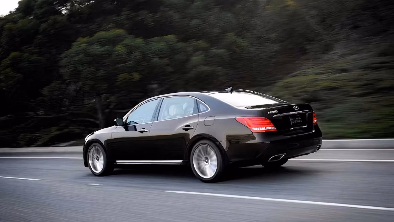 korean-sedans-that-mastered-luxury-and-performance-image-5