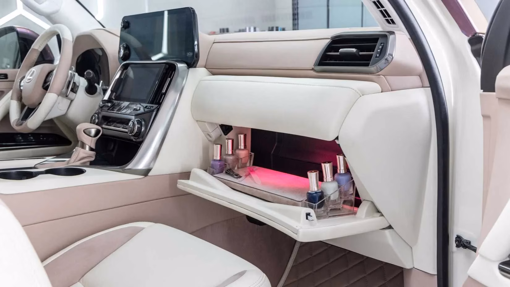 lexus-glam-lx-a-glitzy-concept-that-s-either-genius-or-totally-bonkers-image-1