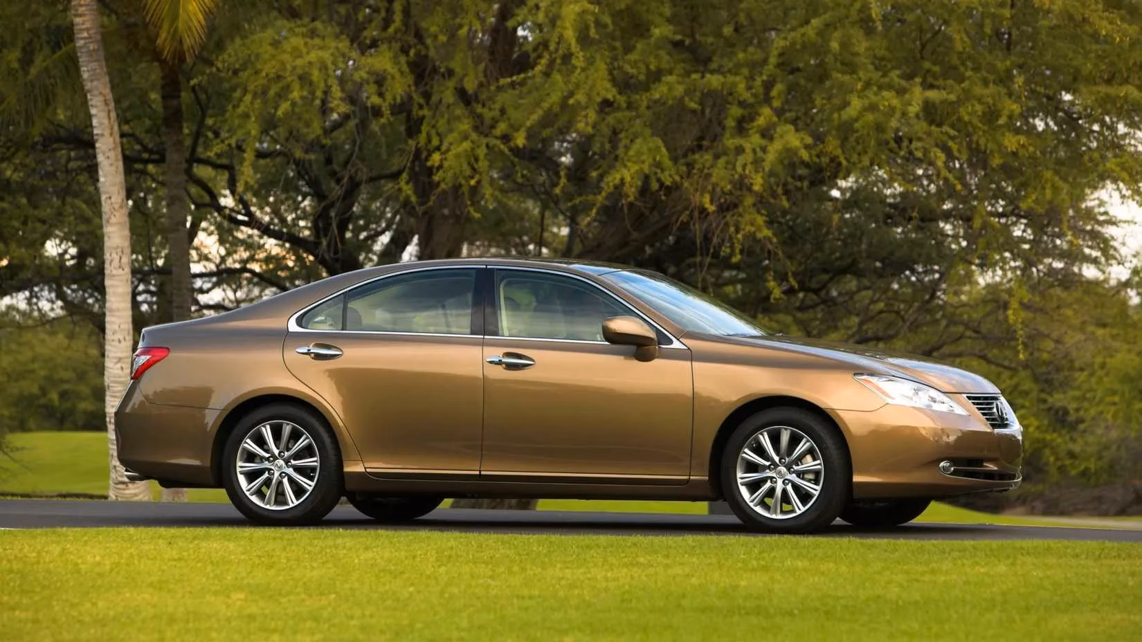 lexus-legends-that-won-t-quit-9-most-reliable-models-still-roaming-in-2026-image-3