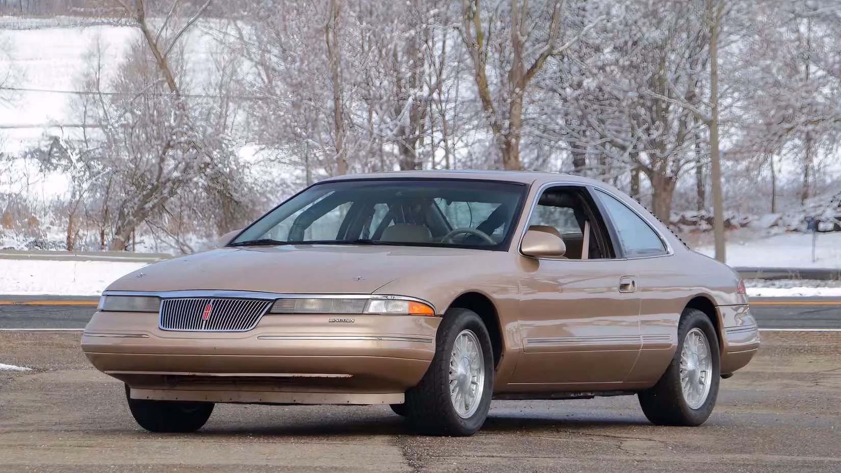 lincoln-mark-viii-america-s-forgotten-tech-marvel-from-the-90s-image-1