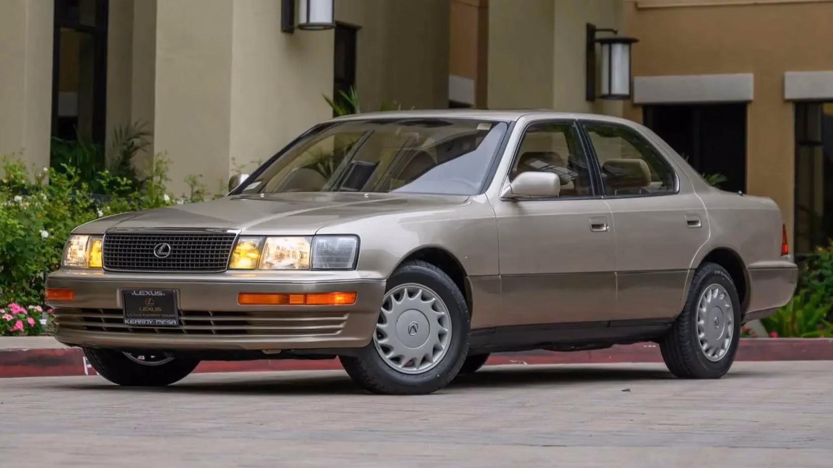 luxury-cars-built-to-last-that-depreciated-like-forgotten-heroes-image-8