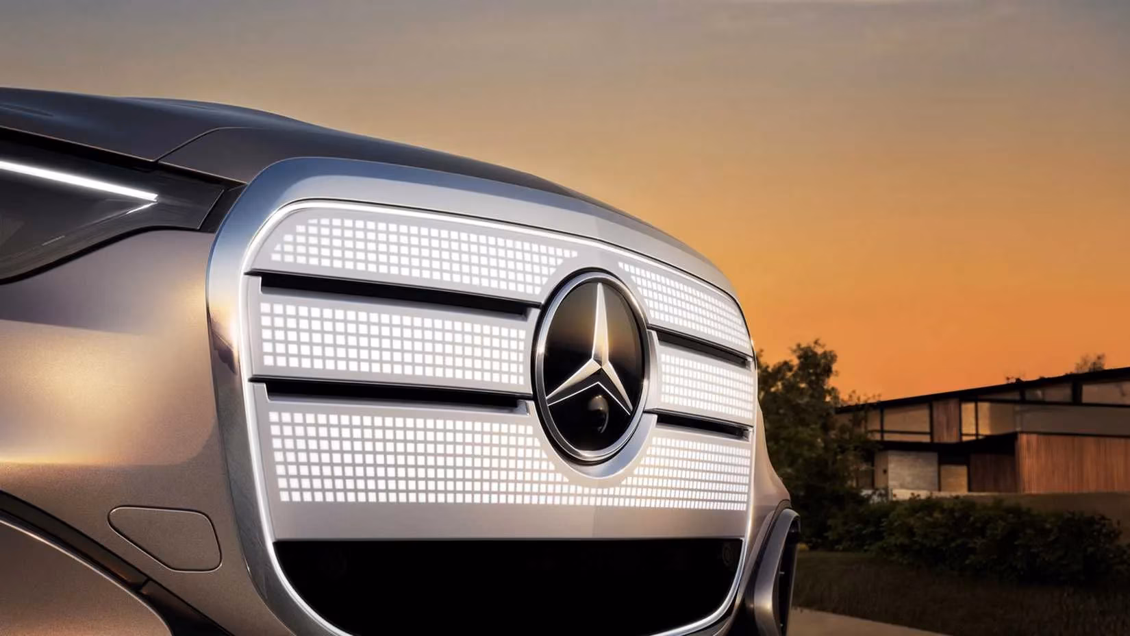 mercedes-benz-glc-ev-debuts-with-vegan-interior-and-hyperscreen-in-2026-image-1
