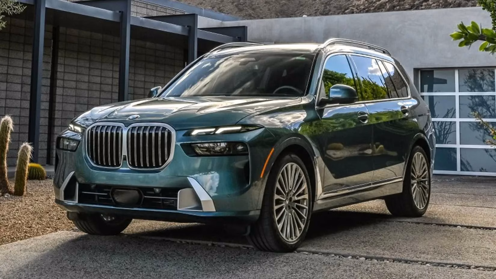 next-gen-bmw-x7-first-look-2025-image-2