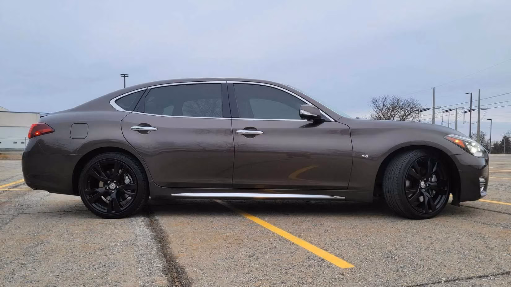 the-infiniti-q70l-v8-the-ultimate-under-the-radar-luxury-performance-bargain-in-2026-image-3