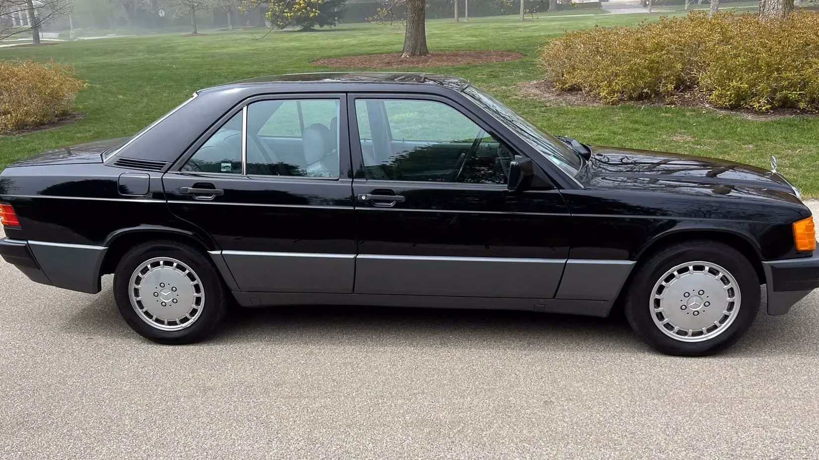 the-mercedes-benz-190e-from-overlooked-sedan-to-timeless-classic-image-1
