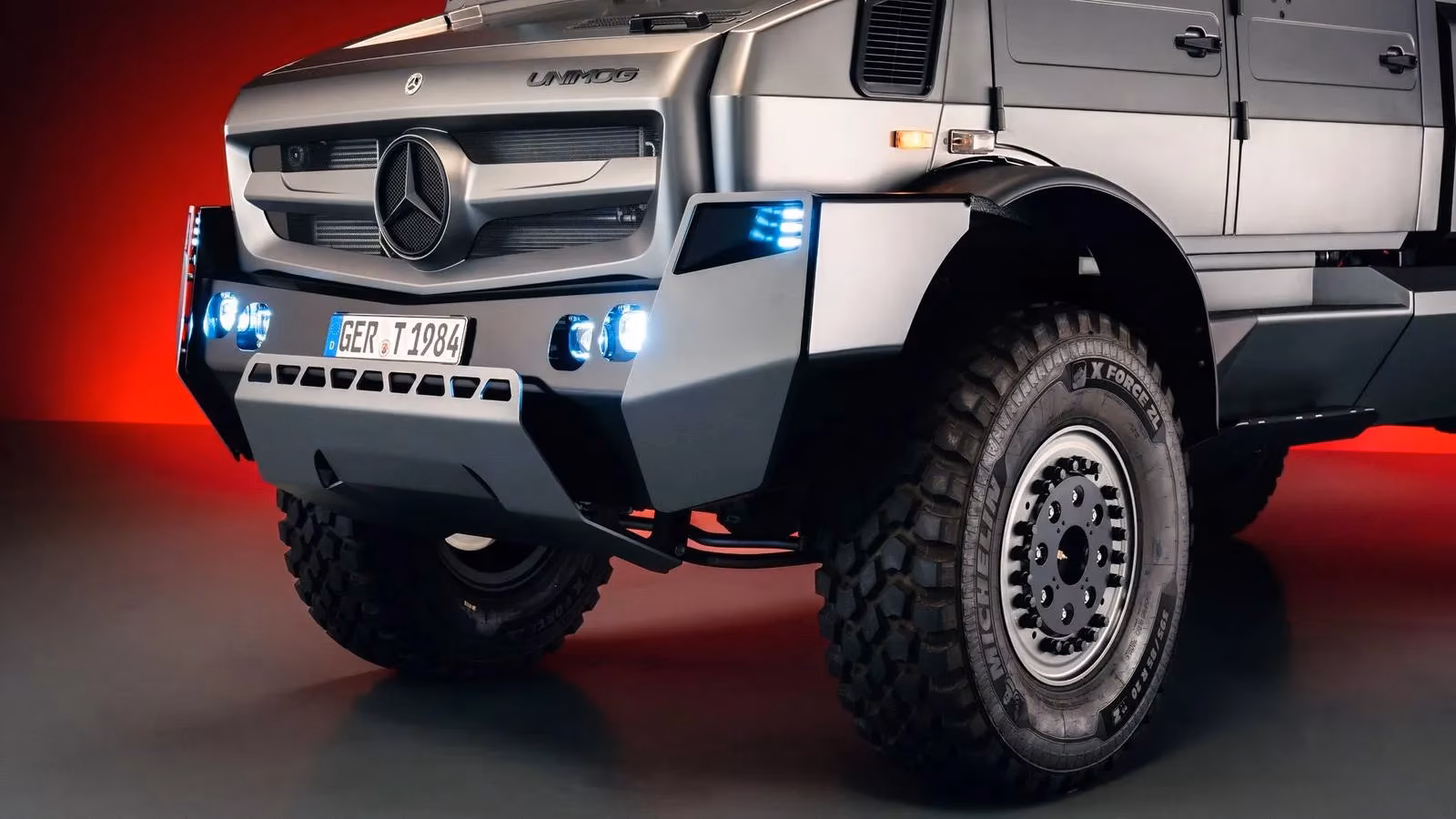 the-swiss-army-knife-gets-a-luxe-upgrade-mercedes-benz-s-unimog-show-truck-image-0