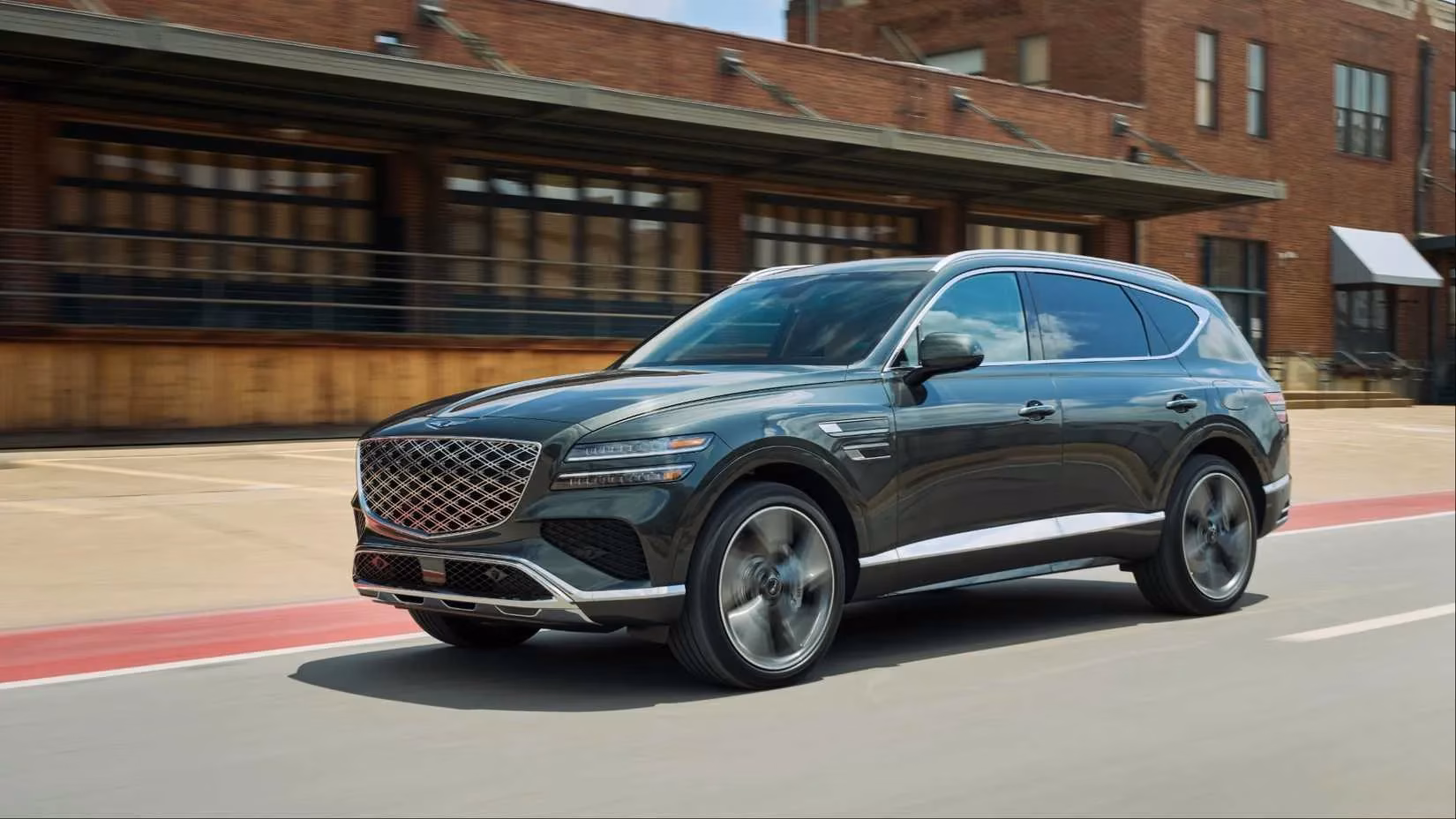 three-luxury-suvs-under-100000-that-still-make-driving-fun-in-2026-image-3