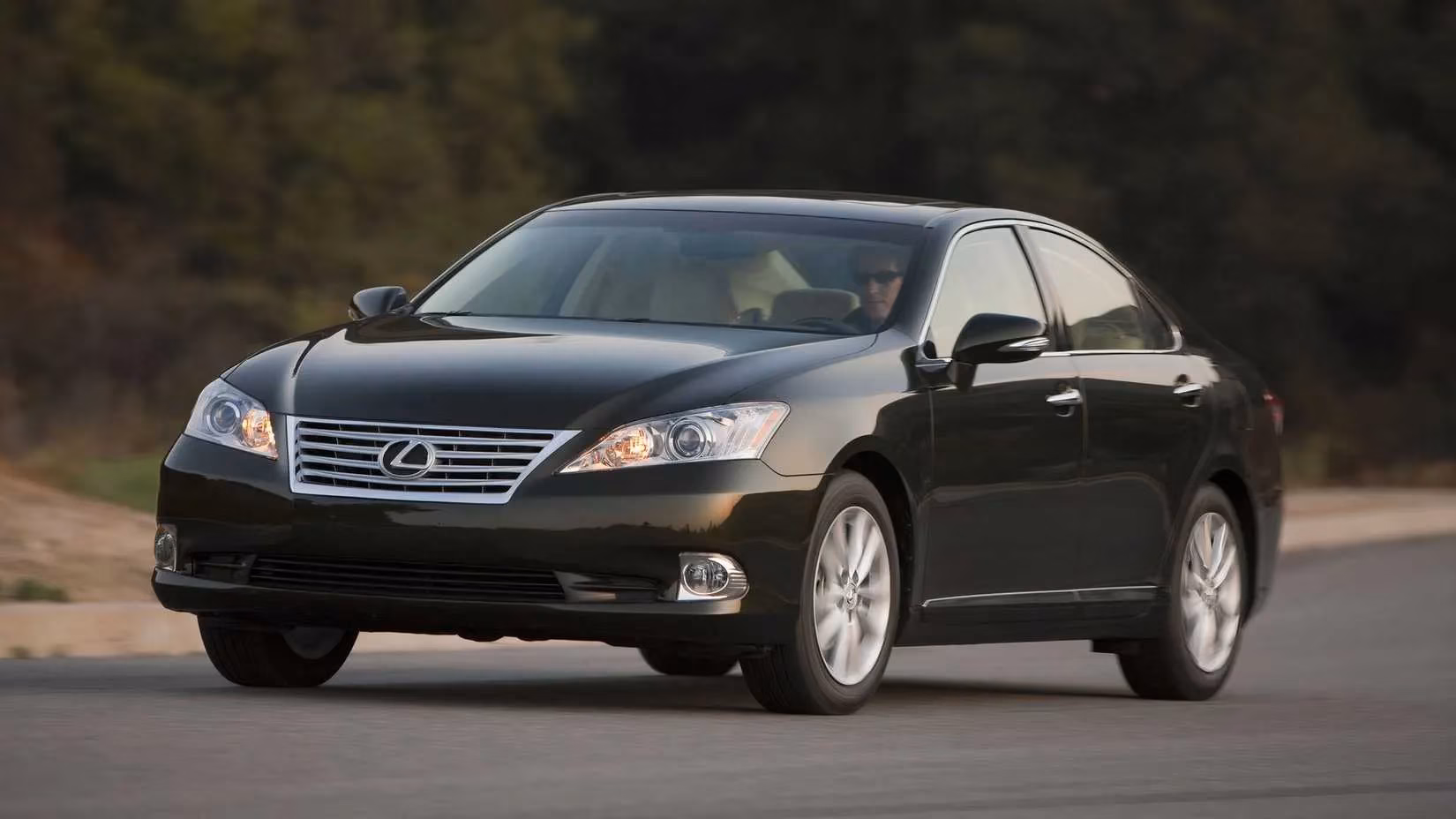 top-10-most-reliable-used-luxury-sedans-you-can-buy-in-2026-image-9
